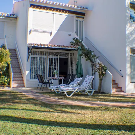 Дом отдыха Bungalow Acceso Directo A Piscina.wifi Gratis *